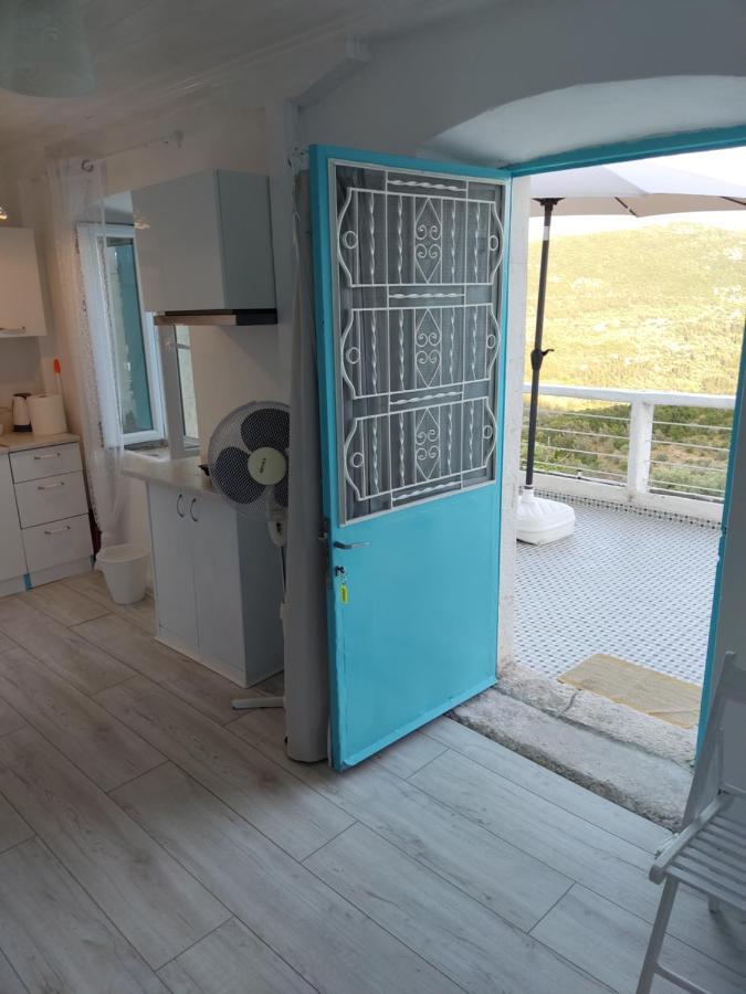 Stathis Guesthouse Fternon Bagian luar foto