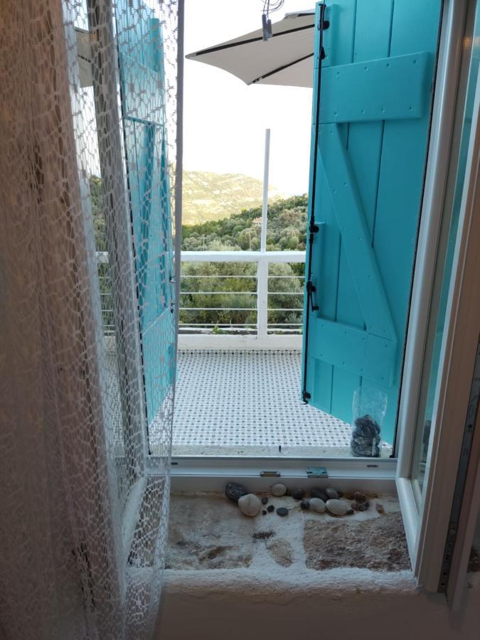 Stathis Guesthouse Fternon Bagian luar foto