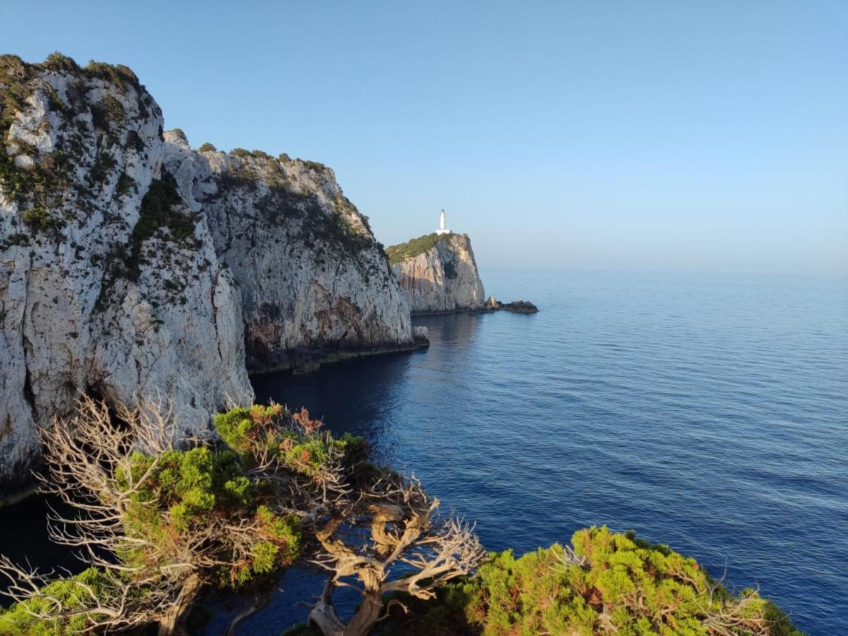 Stathis Guesthouse Fternon Bagian luar foto
