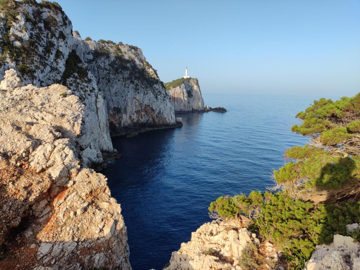 Stathis Guesthouse Fternon Bagian luar foto