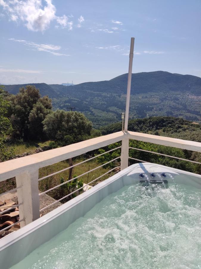 Stathis Guesthouse Fternon Bagian luar foto