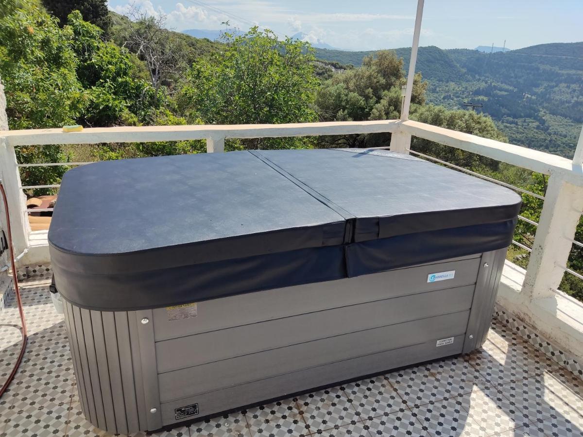 Stathis Guesthouse Fternon Bagian luar foto