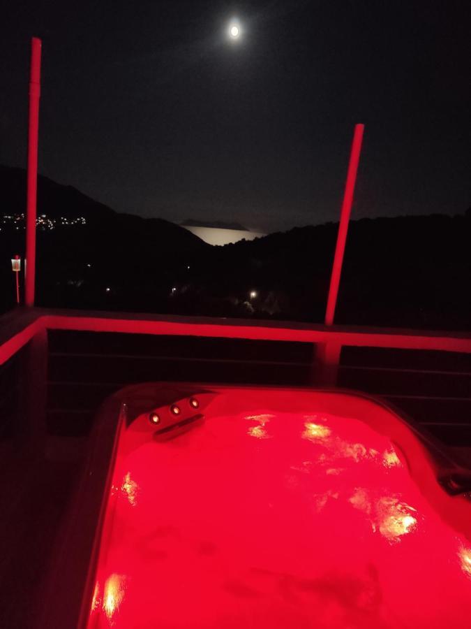 Stathis Guesthouse Fternon Bagian luar foto