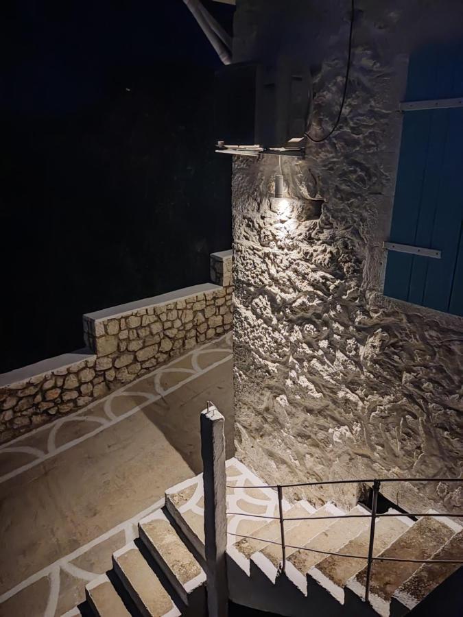 Stathis Guesthouse Fternon Bagian luar foto